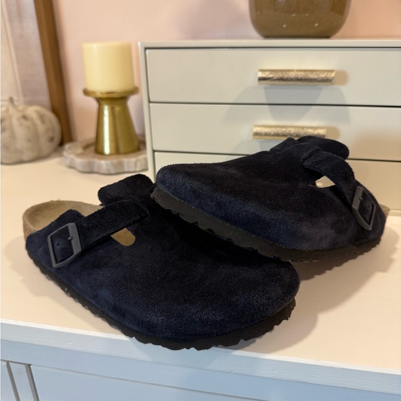 Birkenstock Women’s Boston Black Suede Clog - Picture 1 of 5